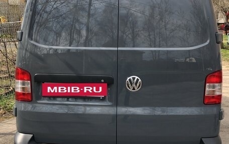 Volkswagen Transporter T5 рестайлинг, 2015 год, 3 000 000 рублей, 2 фотография