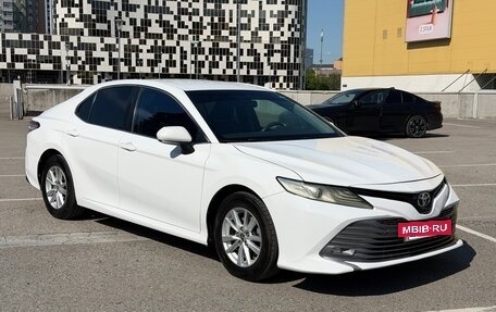Toyota Camry, 2019 год, 1 550 000 рублей, 2 фотография