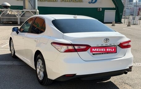 Toyota Camry, 2019 год, 1 550 000 рублей, 4 фотография