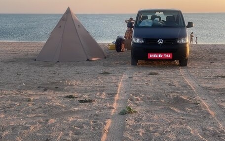 Volkswagen Transporter T5 рестайлинг, 2015 год, 3 000 000 рублей, 3 фотография