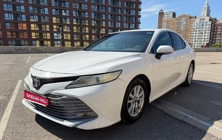 Toyota Camry, 2019 год, 1 550 000 рублей, 10 фотография