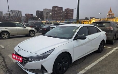 Hyundai Elantra, 2022 год, 1 950 000 рублей, 2 фотография