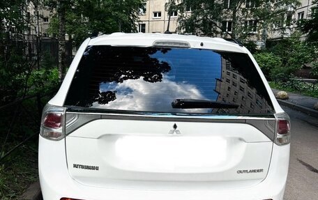 Mitsubishi Outlander III рестайлинг 3, 2013 год, 1 150 000 рублей, 2 фотография
