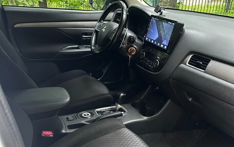 Mitsubishi Outlander III рестайлинг 3, 2013 год, 1 150 000 рублей, 8 фотография