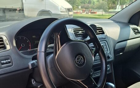 Volkswagen Polo VI (EU Market), 2017 год, 1 300 000 рублей, 13 фотография