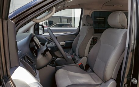 Hyundai H-1 II рестайлинг, 2010 год, 1 295 000 рублей, 11 фотография