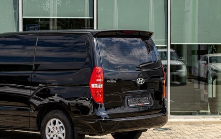 Hyundai H-1 II рестайлинг, 2010 год, 1 295 000 рублей, 10 фотография