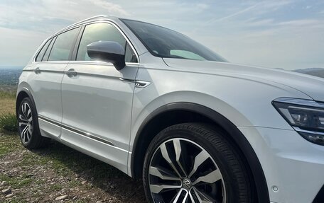 Volkswagen Tiguan II, 2019 год, 3 000 000 рублей, 4 фотография