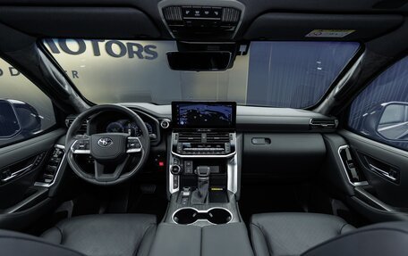 Toyota Land Cruiser, 2026 год, 28 800 000 рублей, 17 фотография