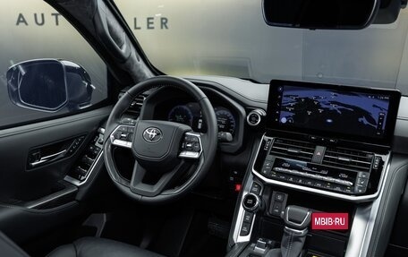 Toyota Land Cruiser, 2026 год, 28 800 000 рублей, 19 фотография