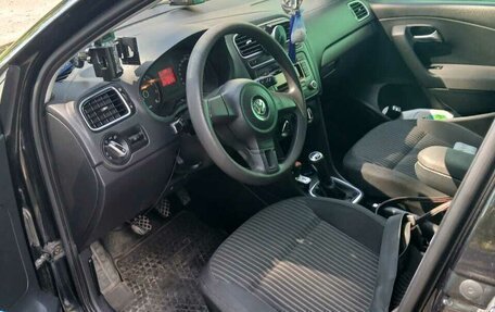 Volkswagen Polo VI (EU Market), 2011 год, 700 000 рублей, 4 фотография