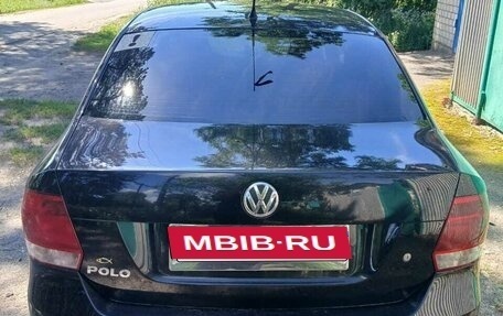 Volkswagen Polo VI (EU Market), 2011 год, 700 000 рублей, 2 фотография
