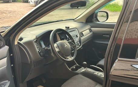 Mitsubishi Outlander III рестайлинг 3, 2013 год, 1 250 000 рублей, 7 фотография