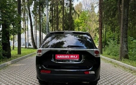 Mitsubishi Outlander III рестайлинг 3, 2013 год, 1 250 000 рублей, 4 фотография
