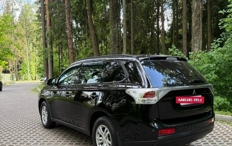 Mitsubishi Outlander III рестайлинг 3, 2013 год, 1 250 000 рублей, 6 фотография