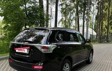 Mitsubishi Outlander III рестайлинг 3, 2013 год, 1 250 000 рублей, 5 фотография