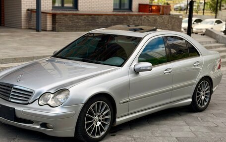 Mercedes-Benz C-Класс, 2005 год, 949 000 рублей, 4 фотография