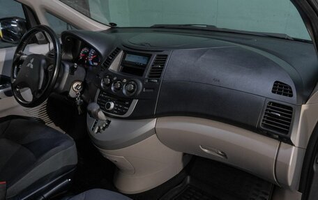 Mitsubishi Grandis, 2007 год, 850 000 рублей, 18 фотография