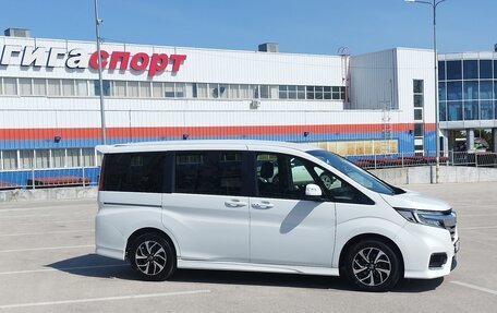 Honda Stepwgn IV, 2019 год, 1 910 000 рублей, 5 фотография