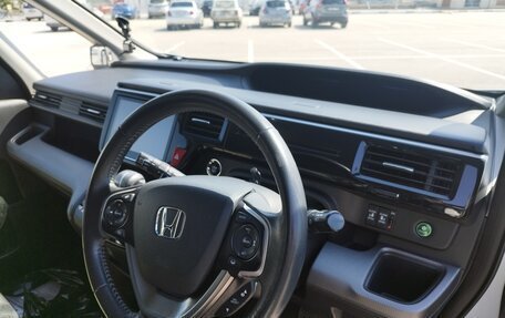 Honda Stepwgn IV, 2019 год, 1 910 000 рублей, 7 фотография