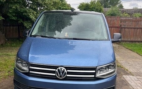 Volkswagen Caravelle T6 рестайлинг, 2018 год, 3 500 000 рублей, 1 фотография