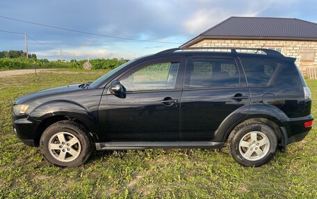 Mitsubishi Outlander III рестайлинг 3, 2011 год, 600 000 рублей, 4 фотография