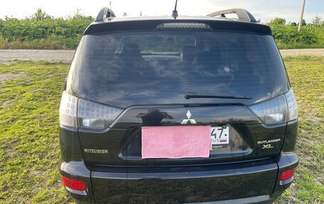 Mitsubishi Outlander III рестайлинг 3, 2011 год, 600 000 рублей, 2 фотография