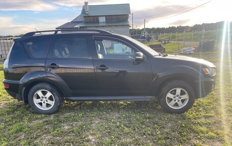 Mitsubishi Outlander III рестайлинг 3, 2011 год, 600 000 рублей, 5 фотография