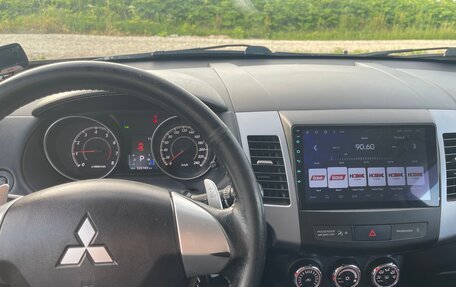 Mitsubishi Outlander III рестайлинг 3, 2011 год, 600 000 рублей, 7 фотография