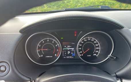 Mitsubishi Outlander III рестайлинг 3, 2011 год, 600 000 рублей, 12 фотография