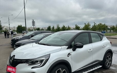 Renault Captur II, 2020 год, 2 590 000 рублей, 2 фотография