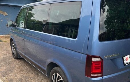 Volkswagen Caravelle T6 рестайлинг, 2018 год, 3 500 000 рублей, 2 фотография