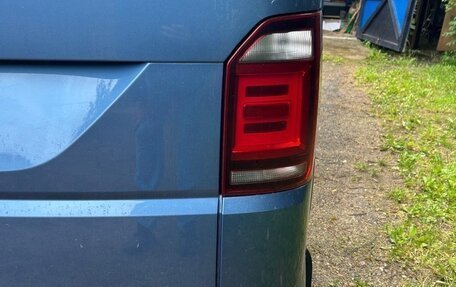 Volkswagen Caravelle T6 рестайлинг, 2018 год, 3 500 000 рублей, 6 фотография