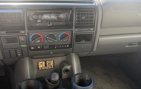 Land Rover Discovery III, 1996 год, 1 750 000 рублей, 16 фотография