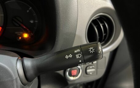 Toyota Vitz, 2014 год, 950 000 рублей, 29 фотография