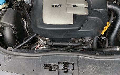 Volkswagen Touareg III, 2005 год, 640 000 рублей, 17 фотография