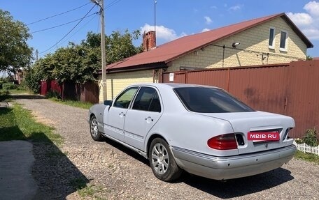 Mercedes-Benz E-Класс, 1995 год, 190 000 рублей, 3 фотография