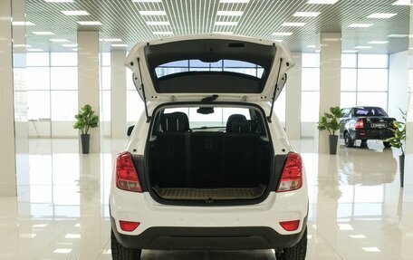Chevrolet Trax, 2018 год, 861 000 рублей, 11 фотография