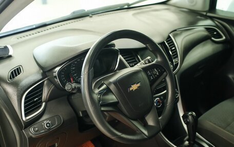 Chevrolet Trax, 2018 год, 861 000 рублей, 15 фотография