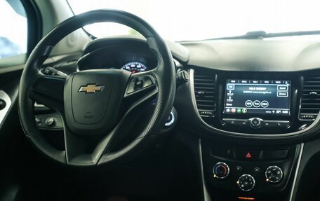 Chevrolet Trax, 2018 год, 861 000 рублей, 14 фотография