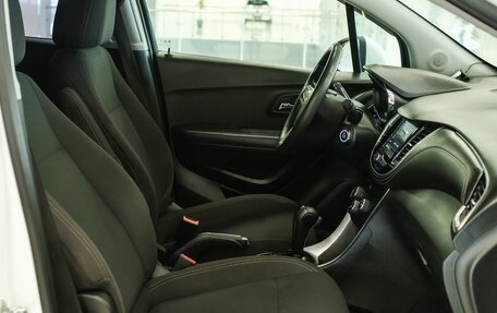 Chevrolet Trax, 2018 год, 861 000 рублей, 24 фотография
