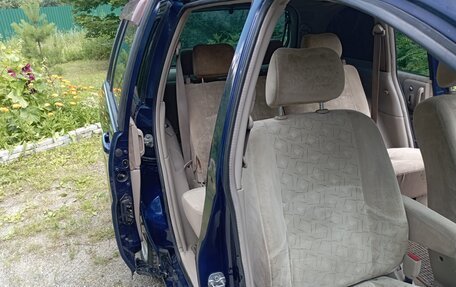 Nissan Liberty, 2002 год, 470 000 рублей, 23 фотография