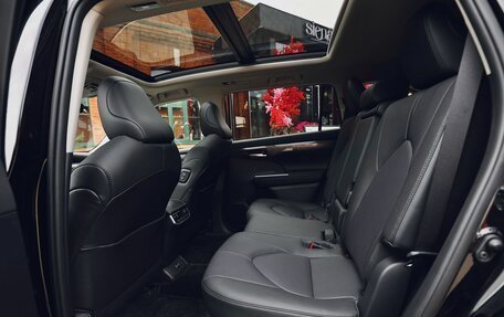 Toyota Highlander, 2026 год, 5 300 000 рублей, 32 фотография