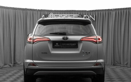 Toyota RAV4, 2017 год, 1 920 000 рублей, 6 фотография