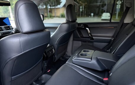 Toyota Land Cruiser Prado 150 рестайлинг 2, 2012 год, 2 800 000 рублей, 13 фотография