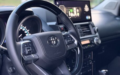 Toyota Land Cruiser Prado 150 рестайлинг 2, 2012 год, 2 800 000 рублей, 11 фотография