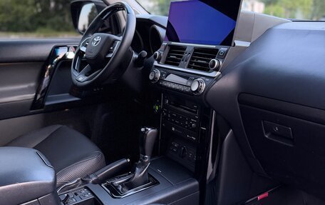 Toyota Land Cruiser Prado 150 рестайлинг 2, 2012 год, 2 800 000 рублей, 16 фотография