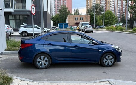 Hyundai Solaris II рестайлинг, 2015 год, 675 000 рублей, 3 фотография