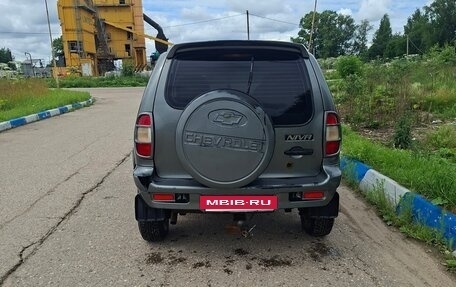 Chevrolet Niva I рестайлинг, 2004 год, 250 000 рублей, 3 фотография