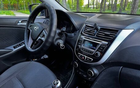 Hyundai Solaris II рестайлинг, 2014 год, 735 000 рублей, 10 фотография